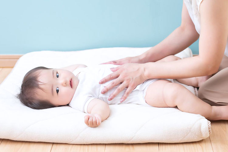 赤ちゃんのケア画像
